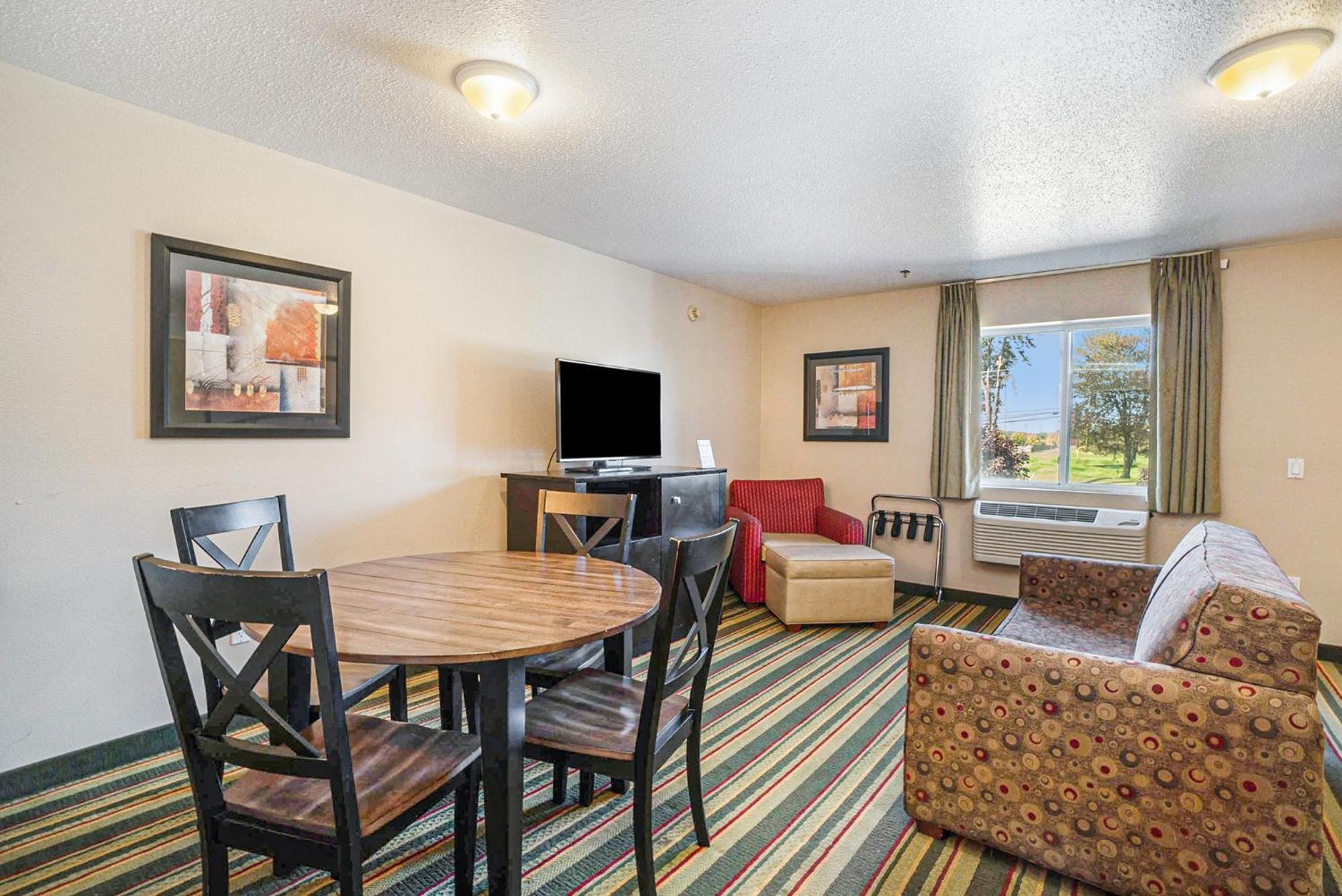 Super 8 By Wyndham Mt. Pleasant Hotel Mount Pleasant Exterior photo